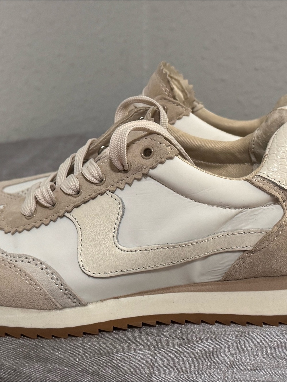 Dolce Vita B. NTCD Beige and White Women's sneakers - Picture 10 of 16